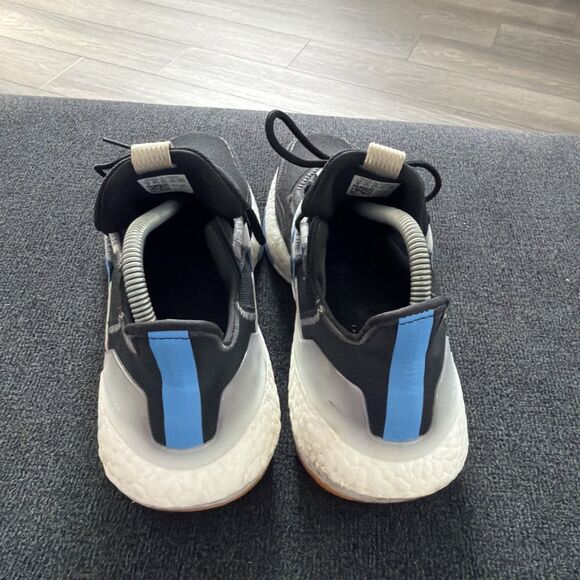 Adidas Ultraboost Women's 22 X Parley Running Black HQ6533 Size 9 - Picture 4 of 8